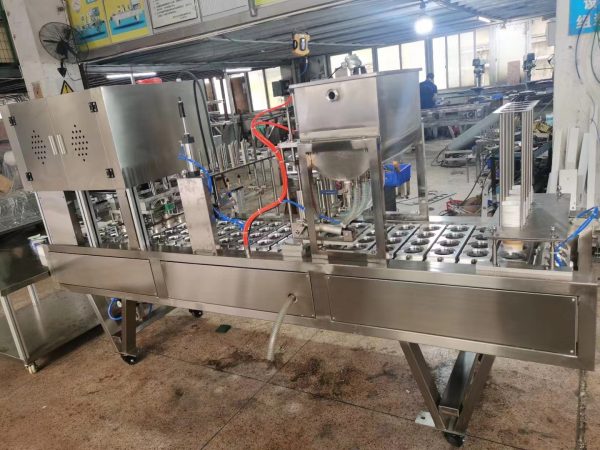 Fully Automatic Small Biscuit Filling Sealing Machine Pneumatic Driven New Condition Water Beverage Chemical Applications