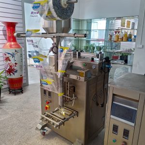 Automatic Small Food Ketchup Sauce Water Cosmetic Plastic Sachet Multi-function Filling Sealing Packaging Machines Price