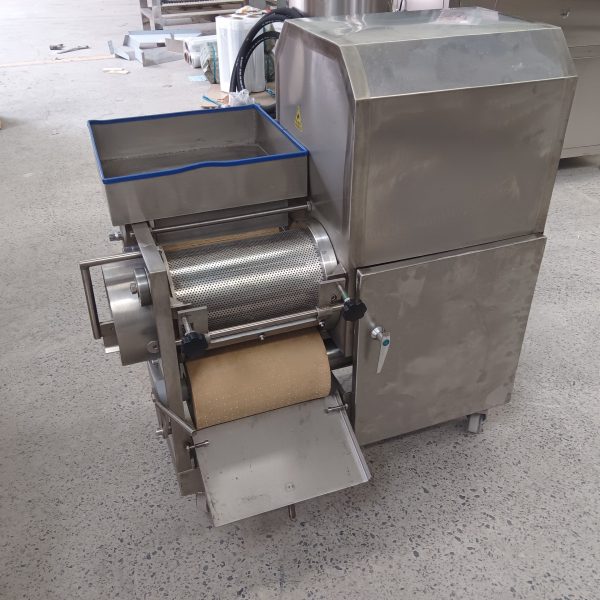 Stainless Steel Fish Minced Fillet Making Machine Fish Bone Separator Belt Chicken Fish Bone Remover Machine for Sale